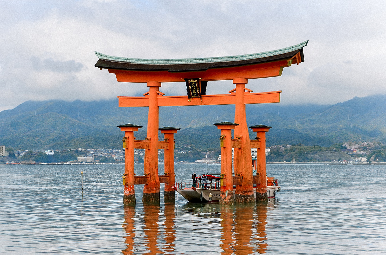 Itsukushima Floating Torii Gate , Anna Kay Photography, Tokyo Destination Photographer