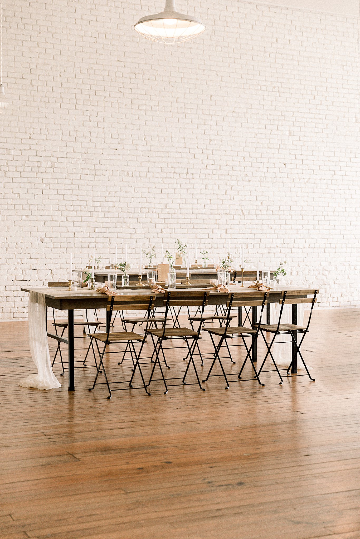 Minimalist Wedding Table, Anna Kay Photography, Texas Wedding Photographer