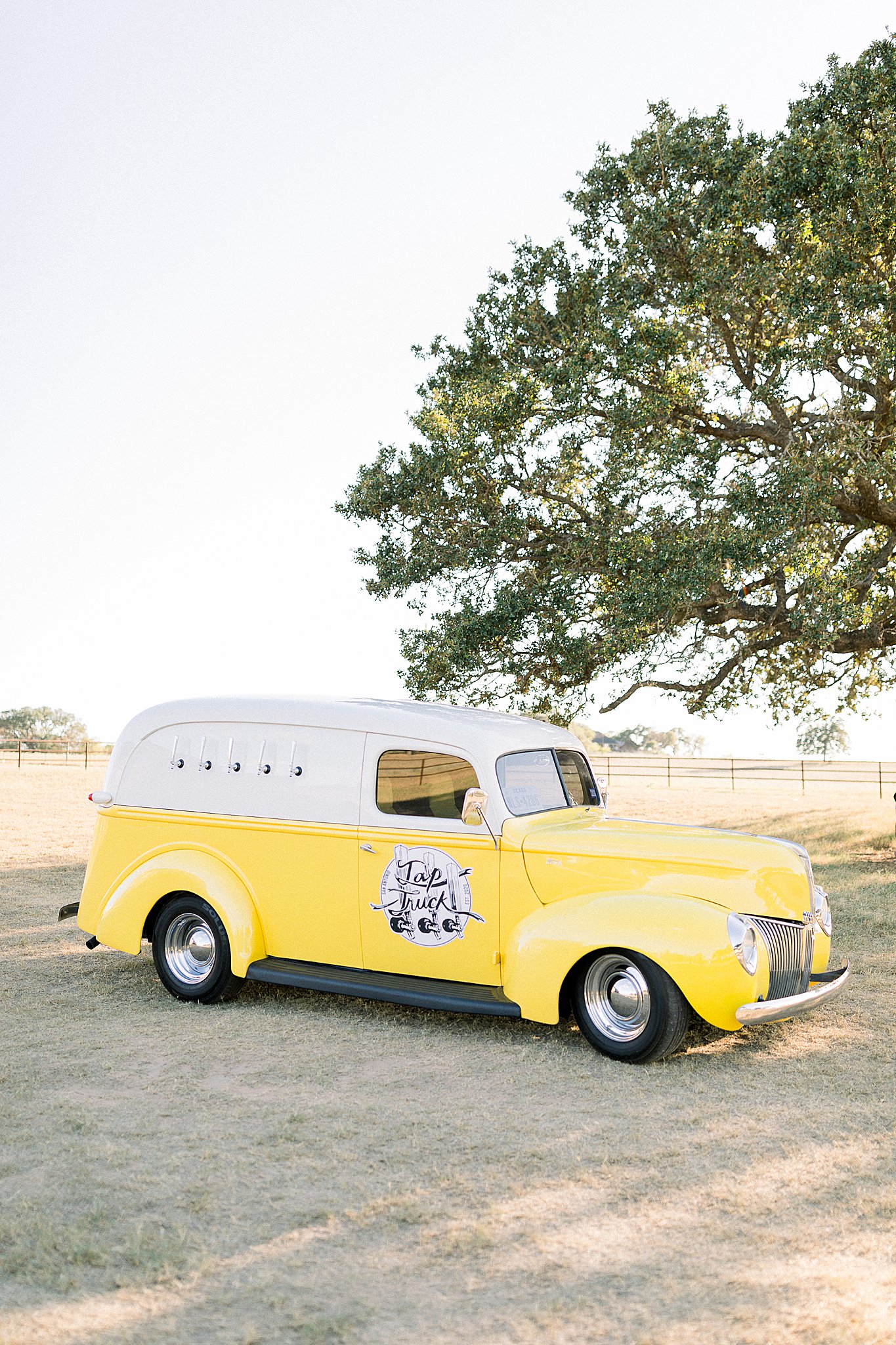 Mobile Bar, Tap Truck San Antonio, Anna Kay Photography, Texas Wedding Photographer