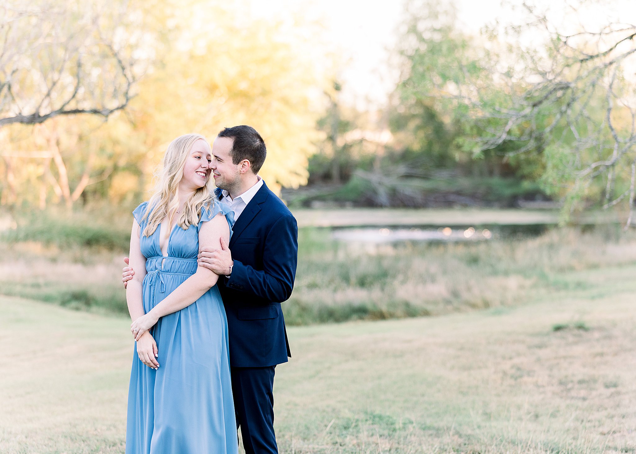 Engagement Pictures at Lake in Austin