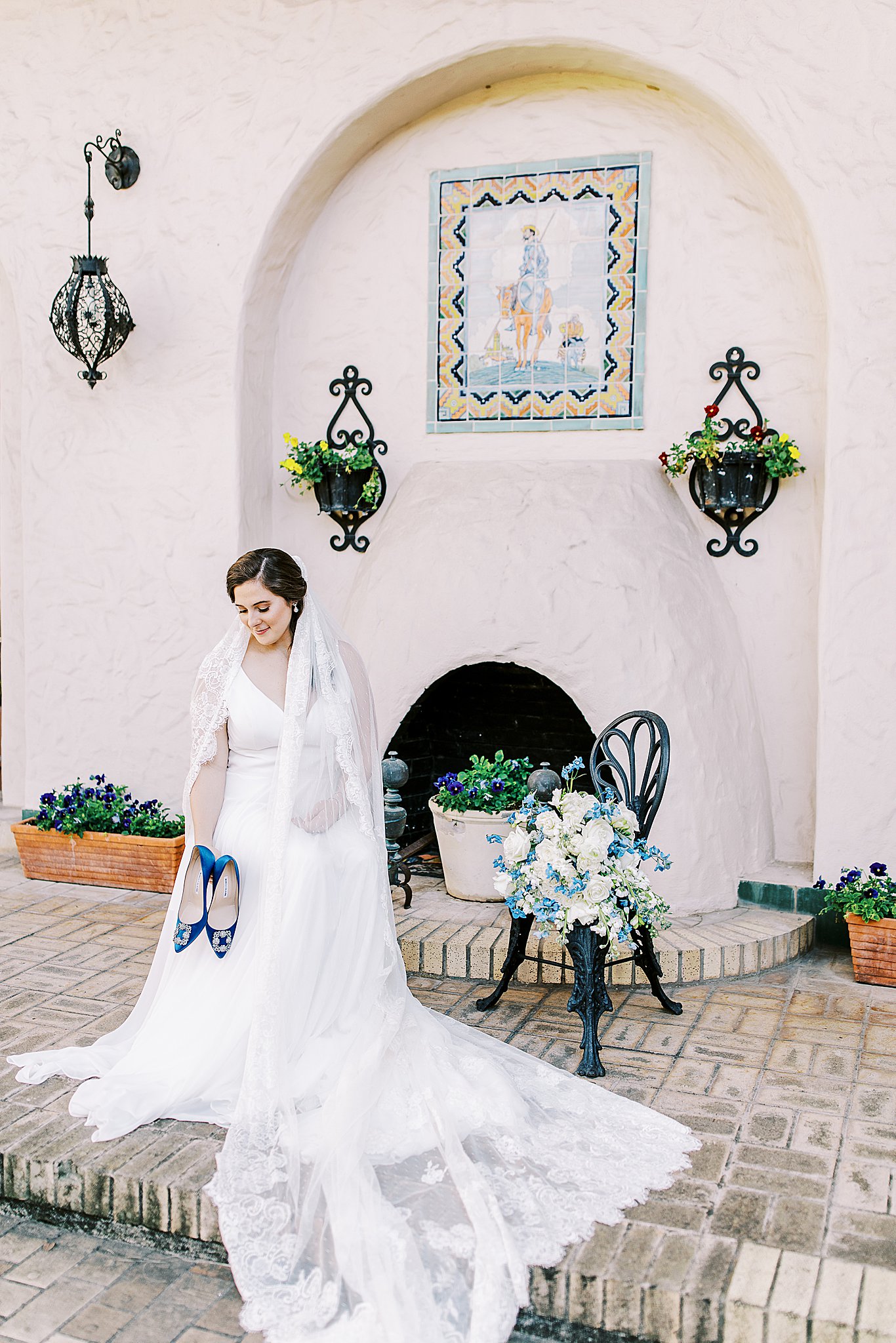Bride in McNay Courtyard, Anna Kay Photography